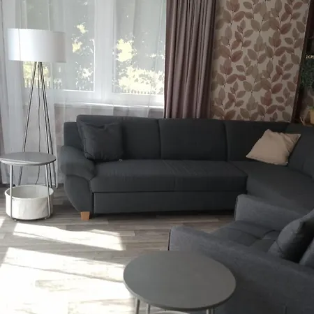 Apartament Naehe Plohn Park - Mit Spielzimmer Und Balkon Sowie Doppelzimmer Mit Eigenem Bad Auerbach (Vogtland)