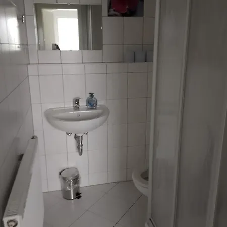 דירה Familien Spielzimmer Balkon Nahe Freizeitpark Plohn Dz Eig Bad Kueche Gratis Kaffee Sitzecke Gemeinschaftspool Im Garten Fruehstueckskorb Auf Anfrage