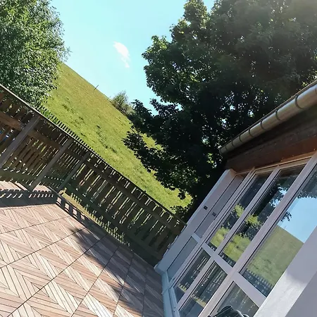 Familien Spielzimmer Balkon Nahe Freizeitpark Plohn Dz Eig Bad Kueche Gratis Kaffee Sitzecke Gemeinschaftspool Im Garten Fruehstueckskorb Auf Anfrage